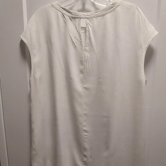 SEG'MENTS LUXE Women's 100% Rayon White Cap Sleeves Top w/Keyhole Back - Medium - Picture 2 of 7